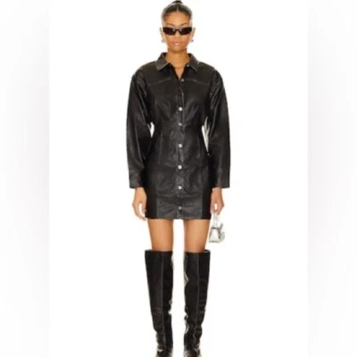 x REVOLVE Ámbar Imitación Cuero Mini en NegroFree People Talla 2 Foto 1 de 4