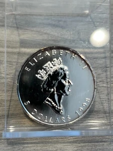 1998 Canada Queen Elizabeth 1 oz Silver Maple Leaf $5 Coin w/ Rim Toning  - Picture 1 of 2