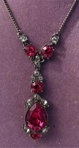 CIONDOLO DICHIARAZIONE PIETRA ROSSA PROFONDA GOTICA GIVENCHY TONO GUNMETAL Collana 15 5" 16