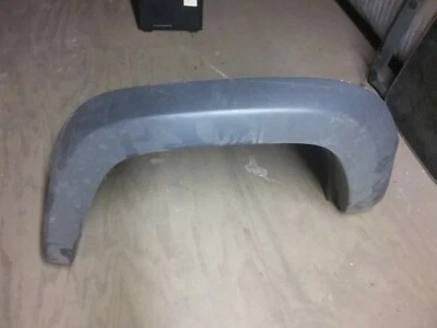 2002-04 JEEP FREEDOM ПАССАЖИРСКОЕ ПЕРЕДНЕЕ КРЫЛО РАСШИРИТЕЛЬ/КРЫШКА НИШИ КОЛЕСА БЕЗ ДОСТАВКИ! - Изображение 1 из 2