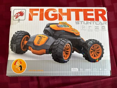 Gesture Sensing RC Stunt Car with Light Music Control Hand Gesture - Image 1 of 4