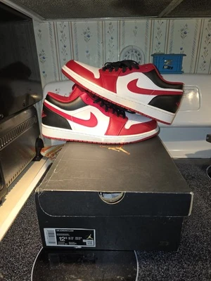 Talla 12.5 - Nike Air Jordan 1 Low Blanco Gimnasio Rojo Negro "Bulls" OG All DS Foto 1 de 4