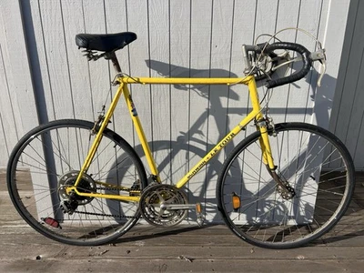 Bicicleta amarilla Schwinn Le Tour 1974 Foto 1 de 4
