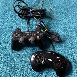Defekte offizielle Sony & Sega Controller, Mega Drive & PS2, Control Pad Bundle - Bild 1 von 11