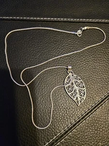 New S/S 18" Snake Chain Necklace Silver Leaf Charm - Picture 1 of 2