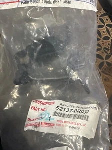 Genuine Toyota Bracket, Fr Bumper Arm 52137-0R030 - Bild 1 von 3