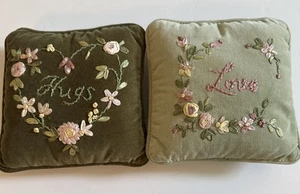 VTG Hugs Love Sage Green Velvet Embroidered Heart Floral Mini Pillows Decor 6X6 - Picture 1 of 8
