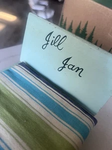 Vintage Vogue Jill Puppenmöbel seltenes Bett mit kompletter authentischer Bettwäsche - Bild 1 von 5