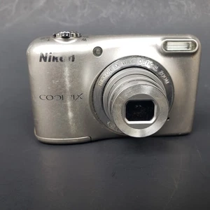 Nikon Coolpix L29 16.1MP Silber Digitalkamera 5x Zoom FUNKTIONIERT MIT PROBLEMEN LESEN - Bild 1 von 6