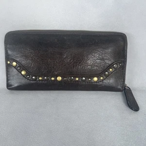 FRYE MELISSA NIETEN GELDBÖRSE MIT UMLAUFENDEM REISSVERSCHLUSS DUNKELBRAUN LEDER - Bild 1 von 11