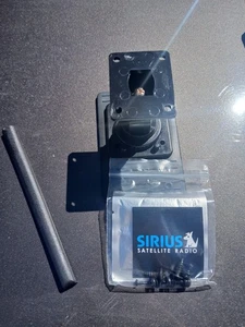 Sirius Car Mount - Picture 1 of 2