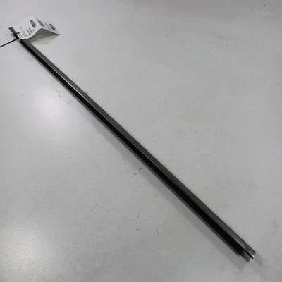 Tira de vidrio para puerta Nissan Altima pasajero delantero derecho 2017  Foto 1 de 4