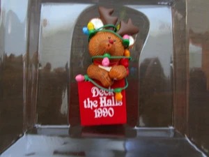 Tarjetas Carlton 1990 adorno de Navidad envuelto en Navidad - Imagen 1 de 2