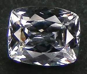 3,81CT. OTTIMO CUSCINO TAGLIO 10x8 MM. CORINDONE DA LABORATORIO ZAFFIRO BIANCO - Foto 1 di 3