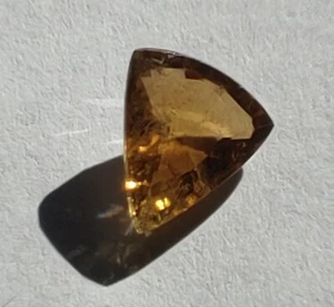 Chrysoberyl Natural Yellow Trillion cut 2.59ct - Picture 1 of 7