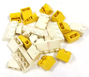 LEGO Clásico Ciudad Inclinado Ladrillos Techo Amarillo Blanco Lote Vintage AH479 - Imagen 1 de 2