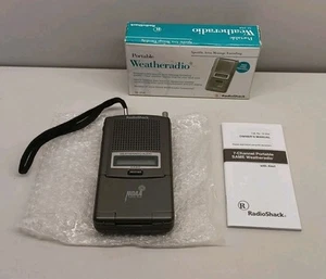 Radio Shack radio meteo portatile 12-254 con scatola e manuale originali. - Foto 1 di 10