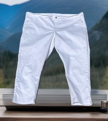 HUE 3X Capri Women’s Plus White Classic Smooth Denim Pull Up Back Pockets - Image 1 of 4