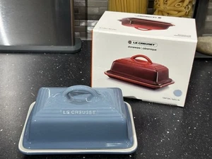Le Creuset New Stoneware Ceramic Chambray Blue Butter Dish With Lid RRP £45 - Picture 1 of 3