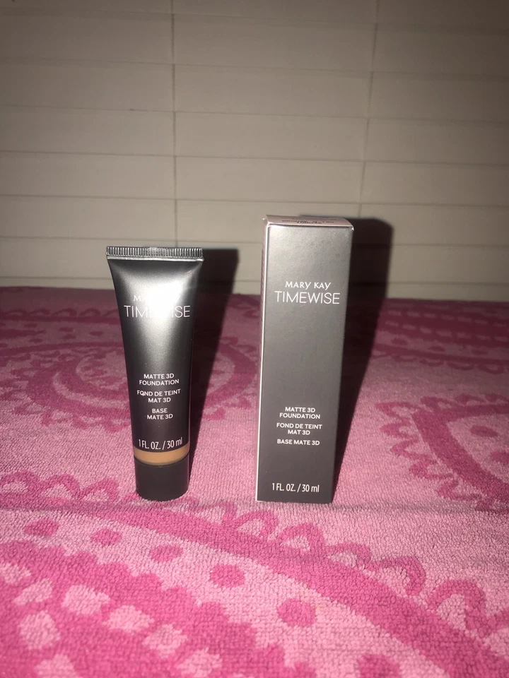 Mary Kay TimeWise Matte-Wear 3D Foundation Bronze W 120 - Image 1 of 1