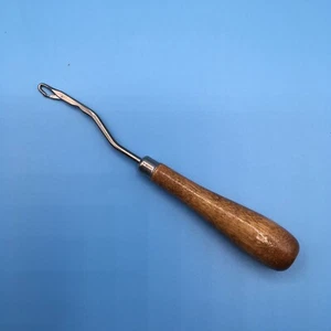 Vintage Latch Hook Tool For Creating Rugs With Wood Handle ✂️ - Picture 1 of 4