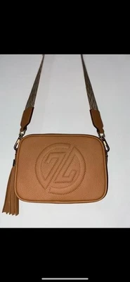 Nuevo Bolso de Hombro Pequeño Cuir Cuero Alta Calidad Nuevo y Auténtico Foto 1 de 4