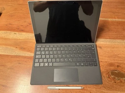 Microsoft Surface Pro - 12,3" - Tablet/Notebook - con Type Cover e Surface Pen - Immagine 1 di 4