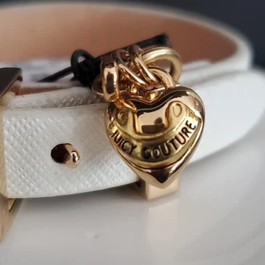 Pulsera Juicy Couture de Cuero Blanco Chapada en Oro Corazón Hinchado y Dijes J Nueva con Etiquetas - Imagen 1 de 8