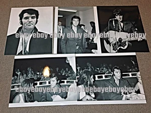 Lotto FOTO ELVIS Presley con Priscilla Vegas 1969 - live/candidato da negativi ~ RARO - Foto 1 di 1