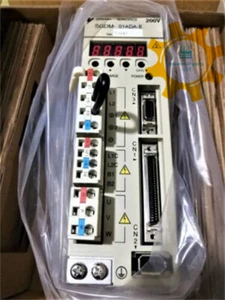 NEW Yaskawa SGDM-01ADA-E Servo Driver SGDM01ADAE In Box Expedited Ship 1PCS - Picture 1 of 4