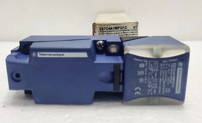Telemecanique XS7C4A1MPG13 Inductive Sensor - Image 1 of 4