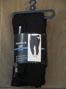 TORRID PREMIUM CROP LENGTH SIDE ZIP BLACK POCKET LEGGINGS SIZE 5 (5X/ 28) - Picture 1 of 3