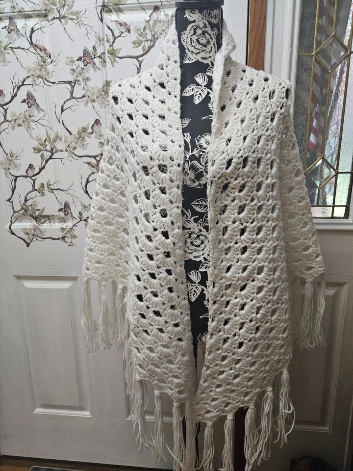 Vintage White Handmade Crochet Shawl  INVPV184 - Image 1 of 1