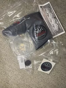 Scotty Cameron Club Cameron 2021 cubierta para la cabeza con alfiler y pegatina para miembros - NUEVO - Imagen 1 de 2