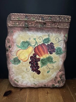Placa de pared de terracota pintada a mano frutas y verduras Foto 1 de 4
