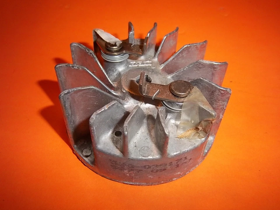 NUEVO CONJUNTO DE VOLANTE POULAN 530039171 OEM ENVÍO GRATUITO MD32 Foto 1 de 1