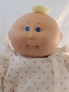 Vintage 1982 Cabbage Patch Kids Baby Doll Short Hair Blue Eyes - Picture 1 of 11