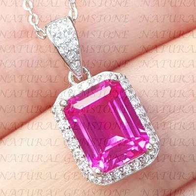 Colgante de diamantes y zafiros naturales en forma de esmeralda de 5,50 quilates enchapado en oro blanco de 18 quilates Foto 1 de 4