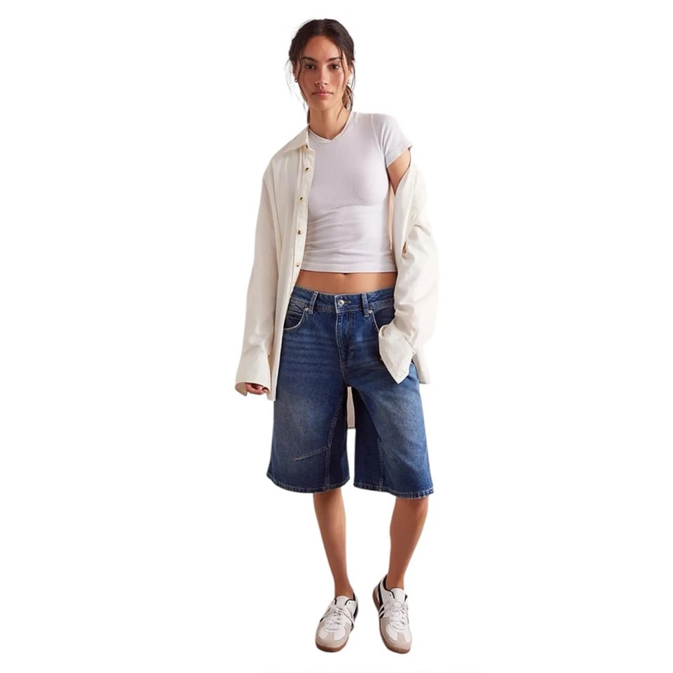 Free People We The Free Cruisin Bermuda Shorts in Deep End Wash Size 24 - Image 1 of 4