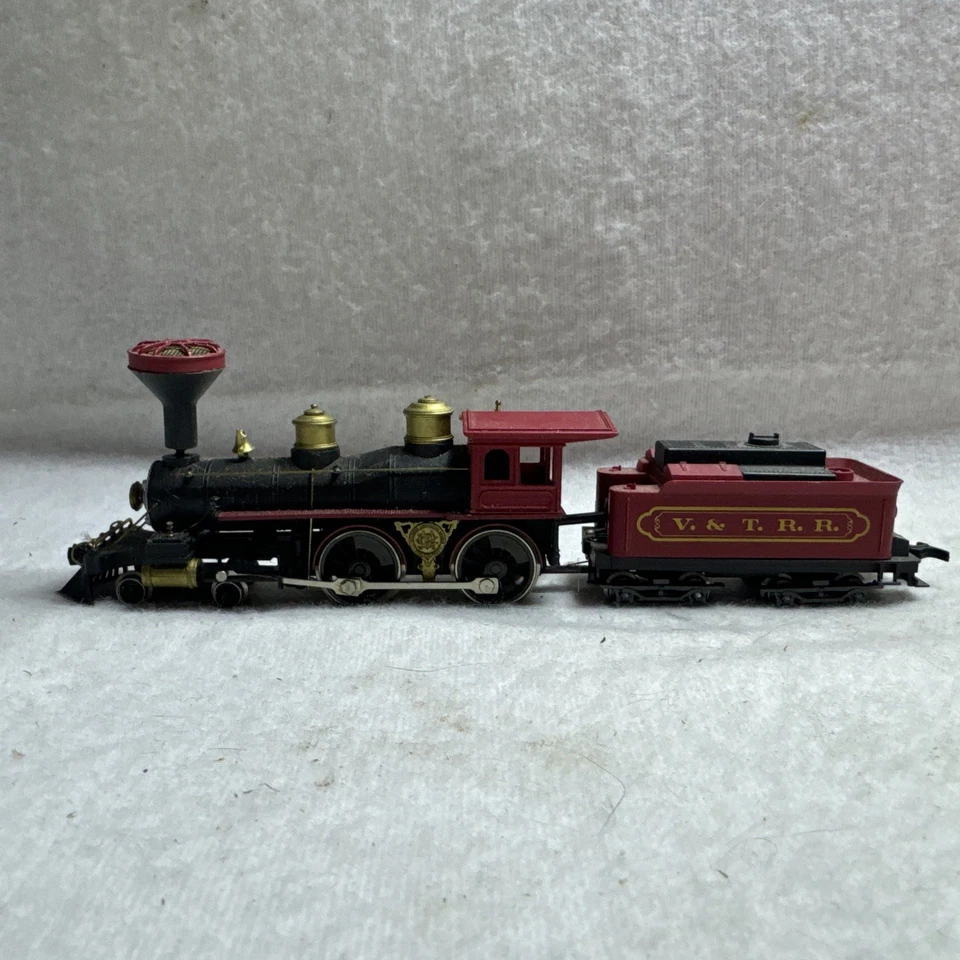 AHM Ho Scale 4-4-0 Steam Locomotive Engine With Metal Gears For Train Set Layout - Image 1 of 4