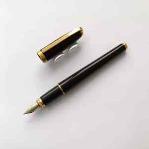 ST DuPont Olympio Fountain pen Black Lacquer & Gold Plated