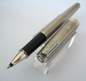 STYLO ROLLER BILLE DE PRESTIGE PARKER SONNET ACIER BROSSE NEUF DE STOCK WA09 - Picture 1 of 9