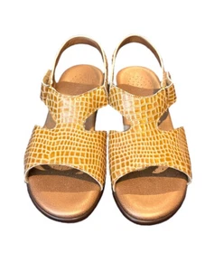 SAS Suntimer Beige Croc Sandals Women 7 1/2  M Tripad Comfort - Picture 1 of 9