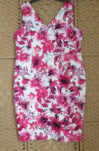 WOMEN'S M & CO IVORY & PINK MIX FLORAL STRETCH DRESS size 20 - Picture 1 of 5