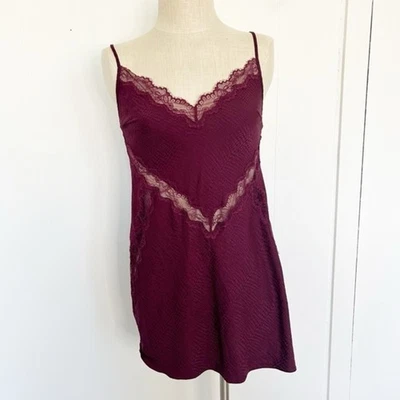 Victoria's Secret Granate Encaje Satinado Chemise Slip Recortes Talla Pequeña Foto 1 de 4