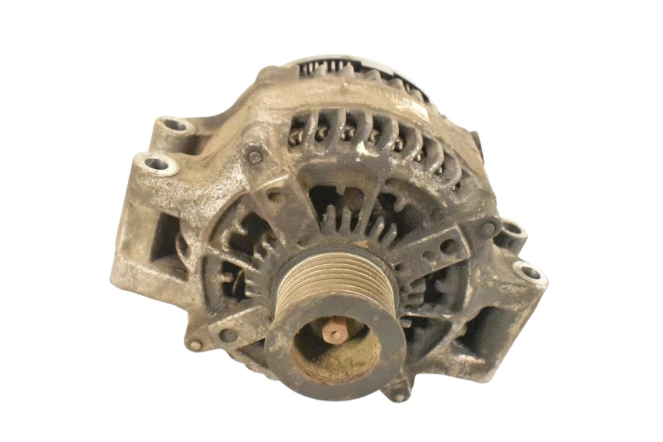 Alternador generador OEM BMW X5 X6 F01 F06 F07 F10 E70 550I 650I 750I Foto 1 de 4