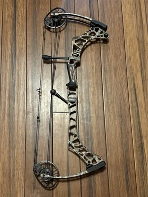  Mathews Prima RH Compound Bow- - Image 1 of 4