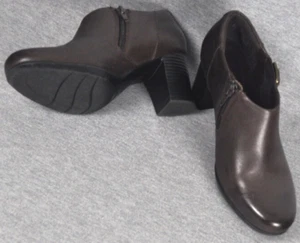 Clarks Collection Women Ankle Boot US Size 7M - Picture 1 of 17
