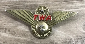 Vintage TWA Trans World Airlines Metal Junior Pilot Wings Lapel Hat Collar Pin - Picture 1 of 4
