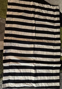 King Size passende gestreifte Kissenbezüge 39”x23,5” Gesamtfläche schwarz-weiß - Bild 1 von 2